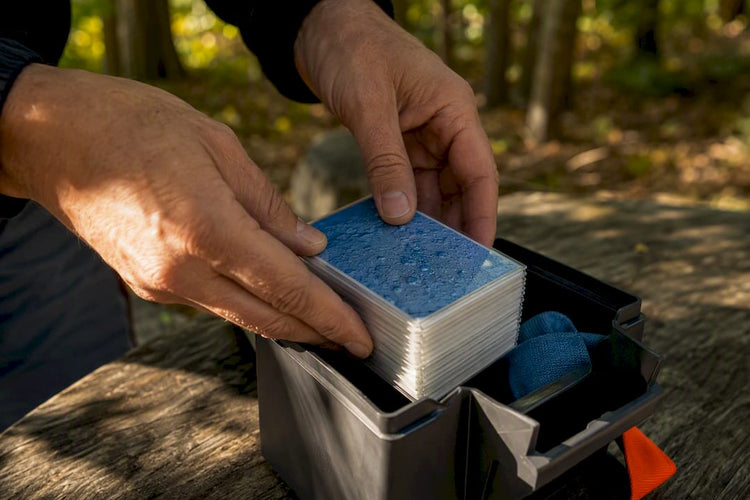 Kartenspiele wetterfest verstauen: Boxen für Geocacher im Freien - CacheWerk