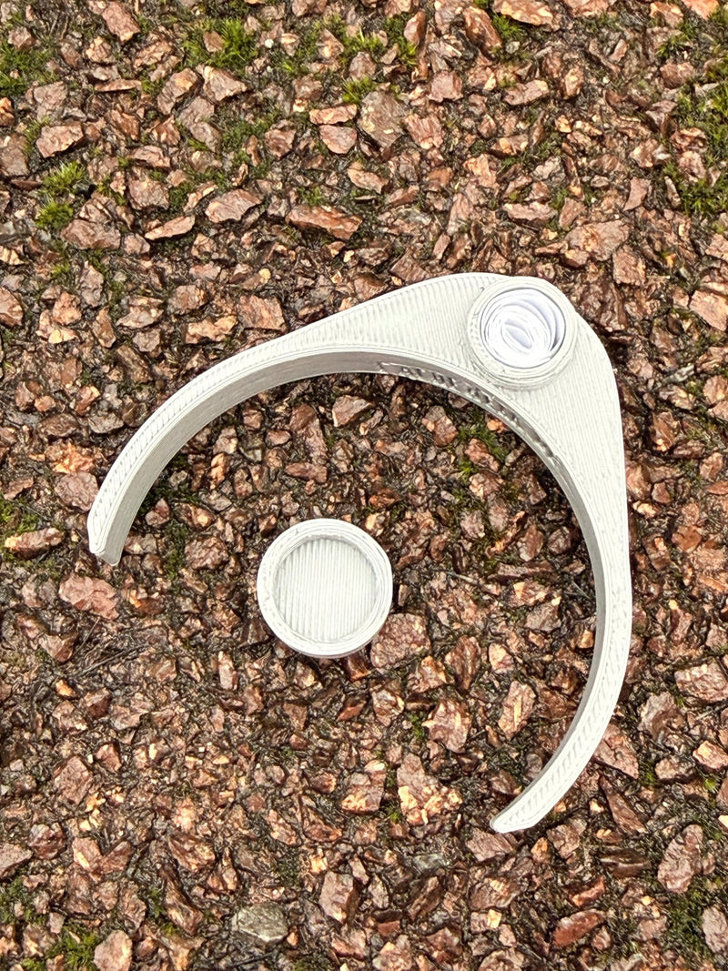 Load image into Gallery viewer, Geocaching Nano - Versteck für Schilderpfosten (Ø 60 mm) – 3D - gedruckt | CacheWerk
