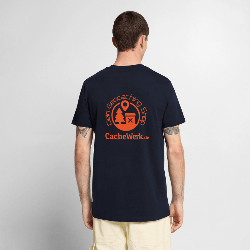 Load image into Gallery viewer, CacheWerk Herren T‑Shirt – Premium Qualität aus Bio‑Baumwolle für echte Geocacher - CacheWerk
