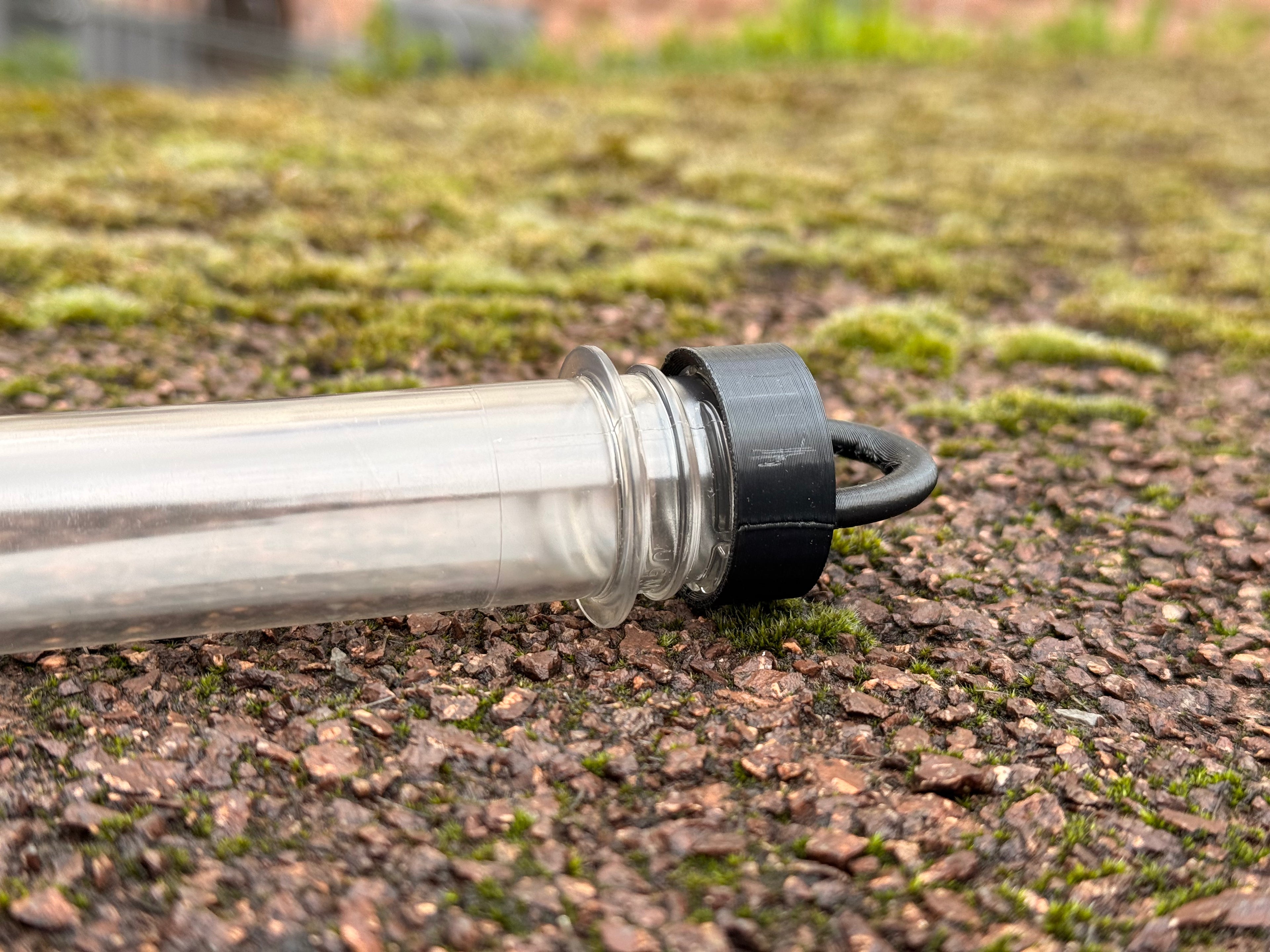 Geocaching Schraubdeckel mir Öse für PETlinge – Aufhängbares Versteck | Robust & wetterfest | 2 Stück