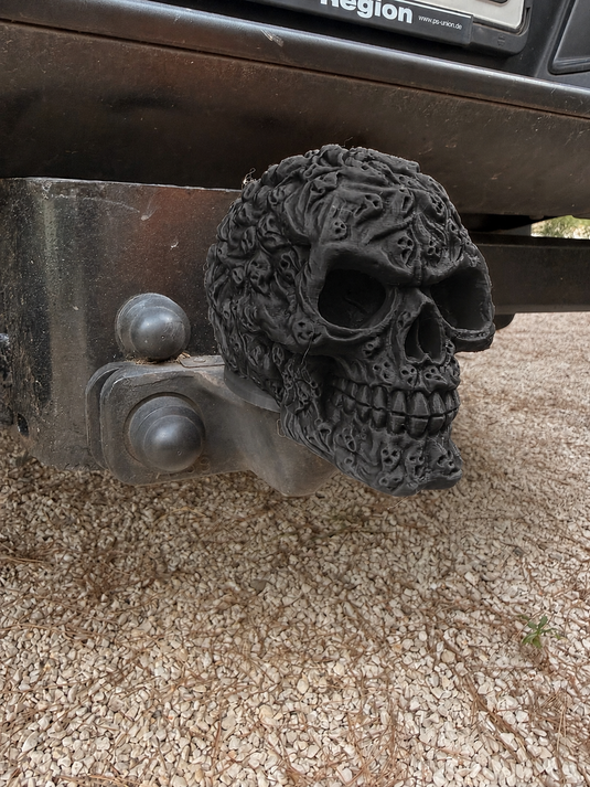 Totenkopf Anhängerkupplung Abdeckung für Autos und SUVs von CacheWerk.