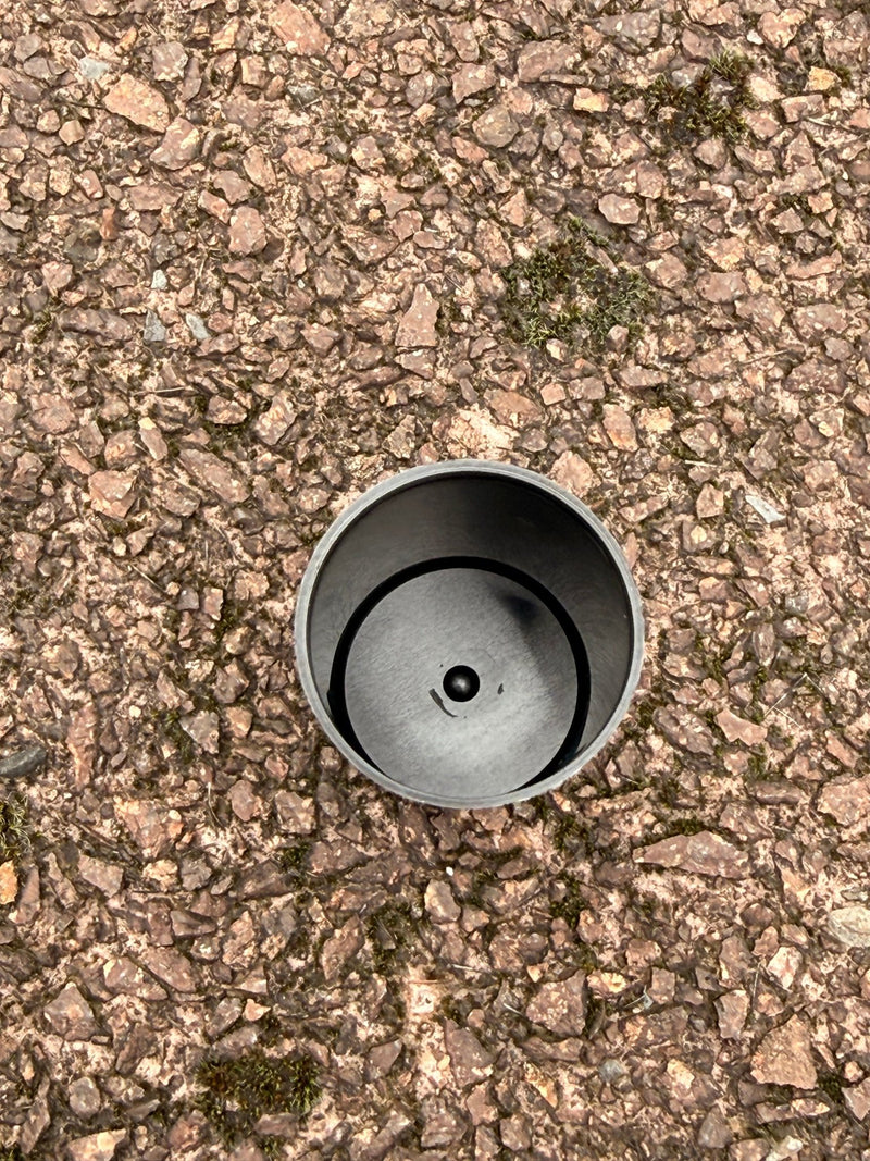 Load image into Gallery viewer, Geocaching Filmdose 32×48 mm – Wasserdichtes Versteck mit Deckel | Schwarz &amp; robust - CacheWerk
