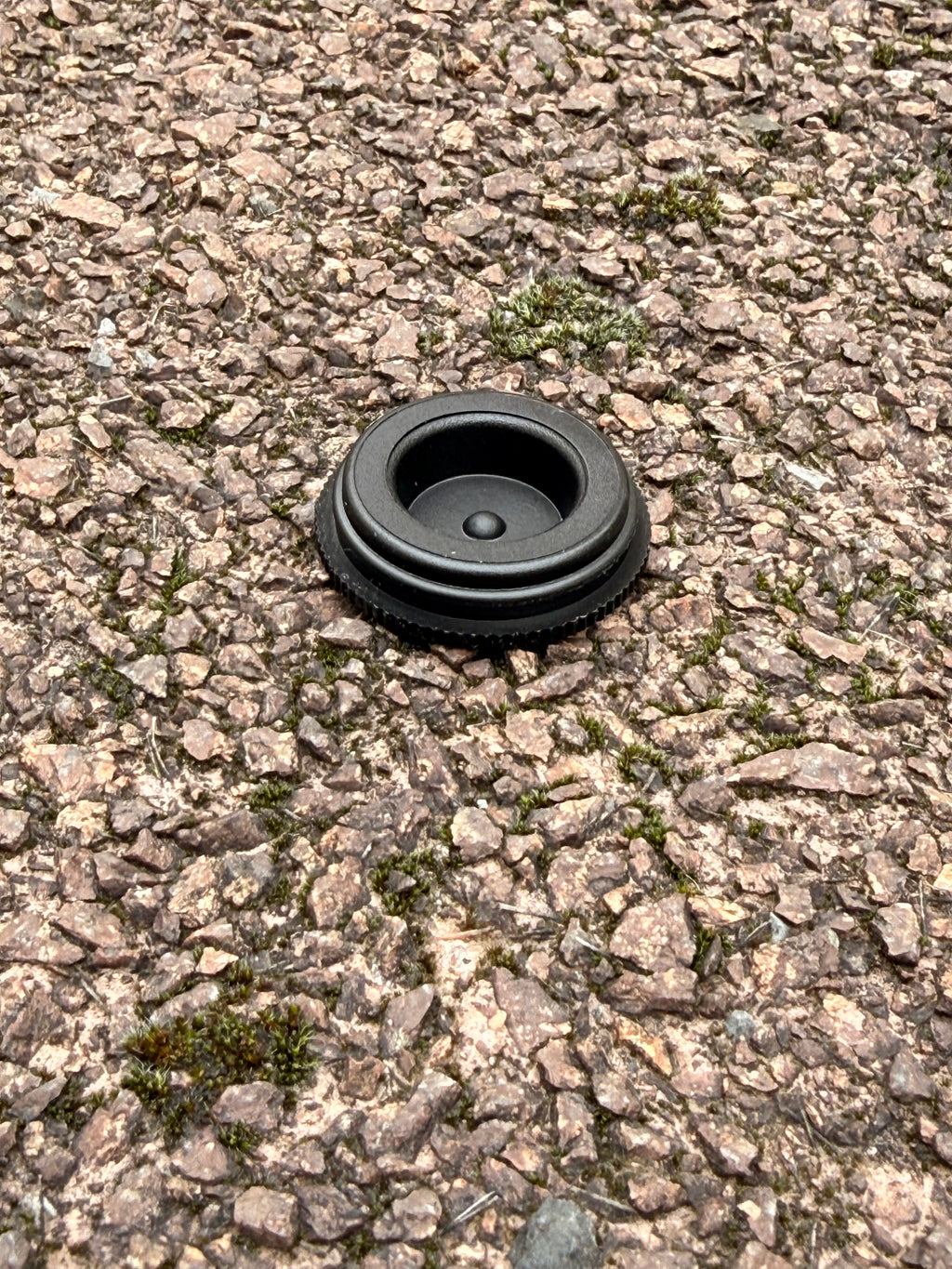 Geocaching Filmdose 32×48 mm – Wasserdichtes Versteck mit Deckel | Schwarz & robust