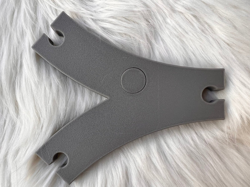 Load image into Gallery viewer, Bewegliche Weiche für Brio &amp; IKEA Lillabo – Stellbare Holzeisenbahn - Erweiterung | Nachhaltig &amp; kompatibel - CacheWerk
