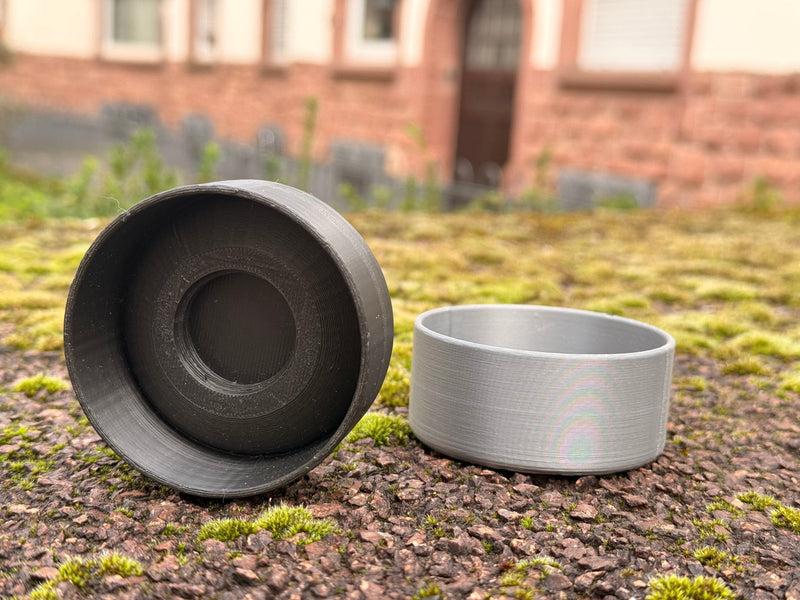 Laden Sie das Bild in Galerie -Viewer, Geocaching Pfostenkappe 60mm – Getarntes Versteck für PETlinge | Wetterfest &amp; unauffällig - CacheWerk
