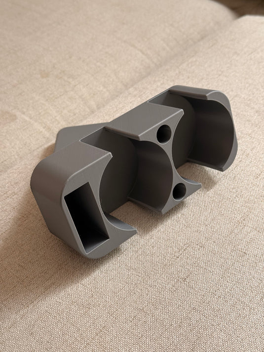 Sofabutler PRO – 2 Getränke, Fernbedienung & Stifte griffbereit | Getränkehalter für Sofa & Couch