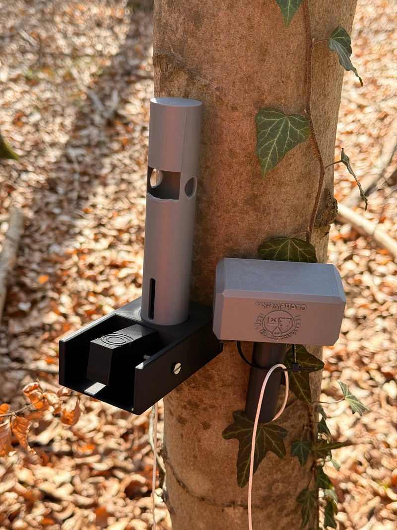 Laden Sie das Bild in Galerie -Viewer, Geocaching Trick‑Versteck – Mini Hau‑den‑Lukas mit verstecktem Logbuch im Hammergriff - CacheWerk
