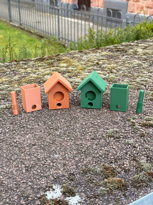 Geocaching Vogelhaus Medium – Geocaching Versteck mit Schraub‑Mechanik by CacheWerk - CacheWerk