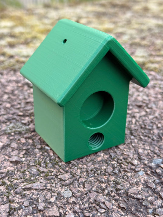 Geocaching Vogelhaus Medium – Geocaching Versteck mit Schraub‑Mechanik by CacheWerk - CacheWerk