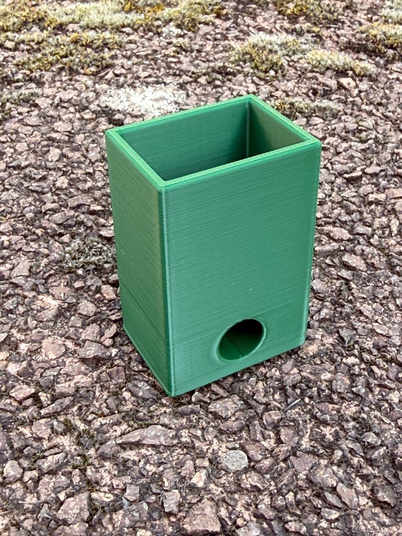 Laden Sie das Bild in Galerie -Viewer, Geocaching Vogelhaus Medium – Geocaching Versteck mit Schraub‑Mechanik by CacheWerk - CacheWerk
