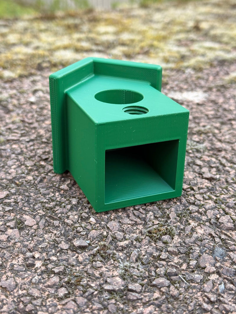 Laden Sie das Bild in Galerie -Viewer, Geocaching Vogelhaus Medium – Geocaching Versteck mit Schraub‑Mechanik by CacheWerk - CacheWerk
