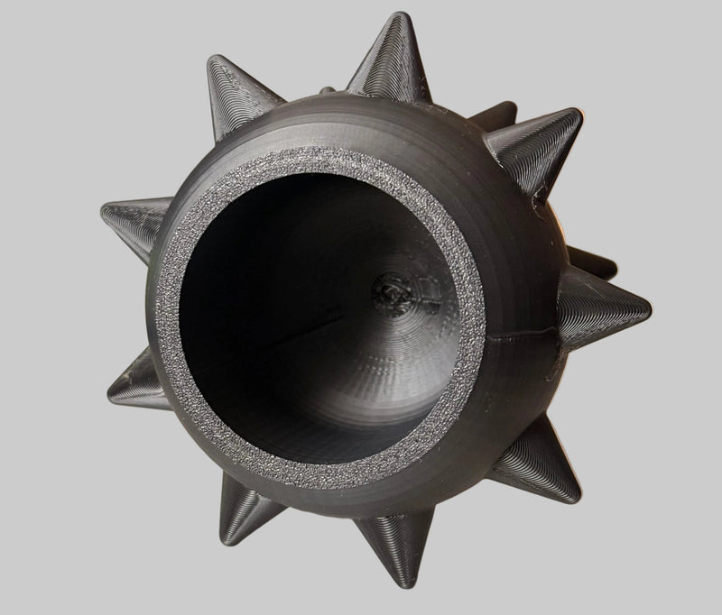Laden Sie das Bild in Galerie -Viewer, Abdeckung für Anhängerkupplung im Minen‑Design (Spiked Edition) - CacheWerk
