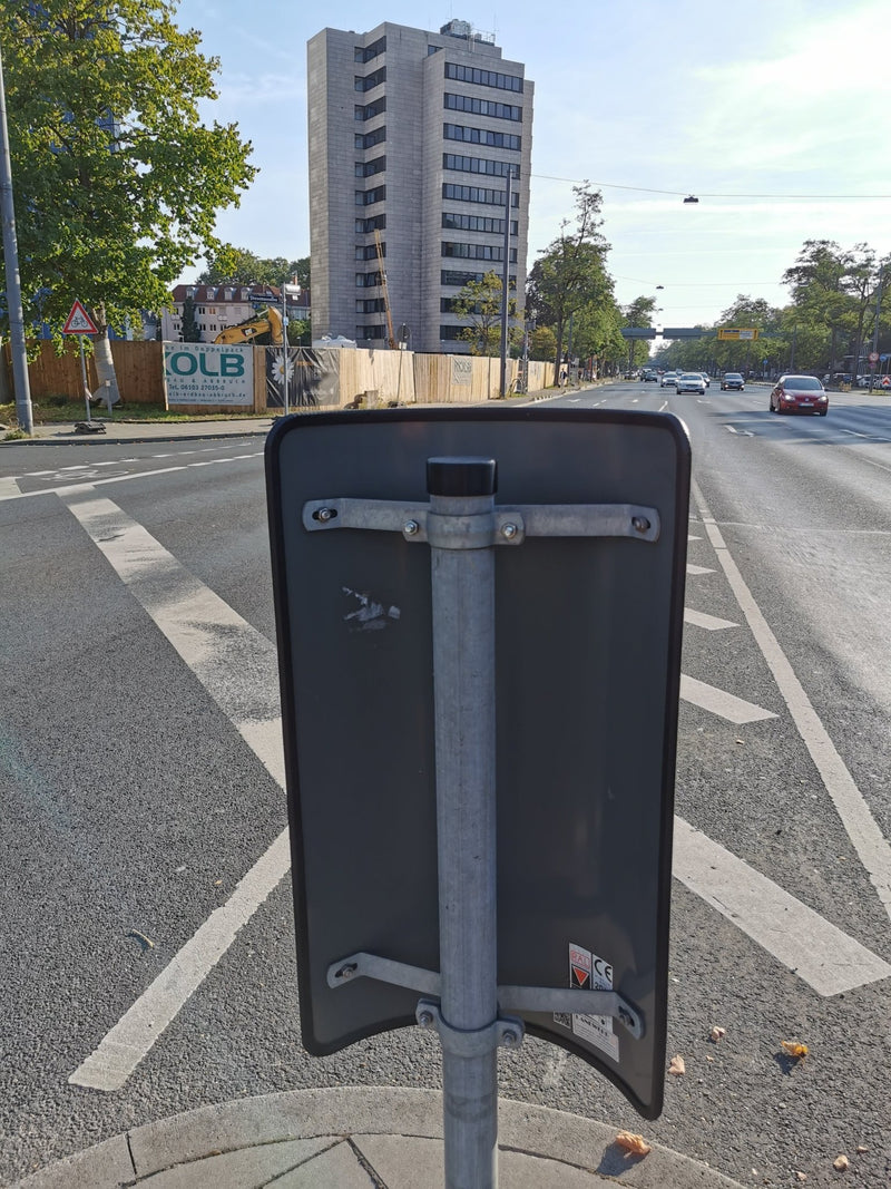 Laden Sie das Bild in Galerie -Viewer, Geocaching Pfostenkappe 60mm – Getarntes Versteck für PETlinge | Wetterfest &amp; unauffällig - CacheWerk
