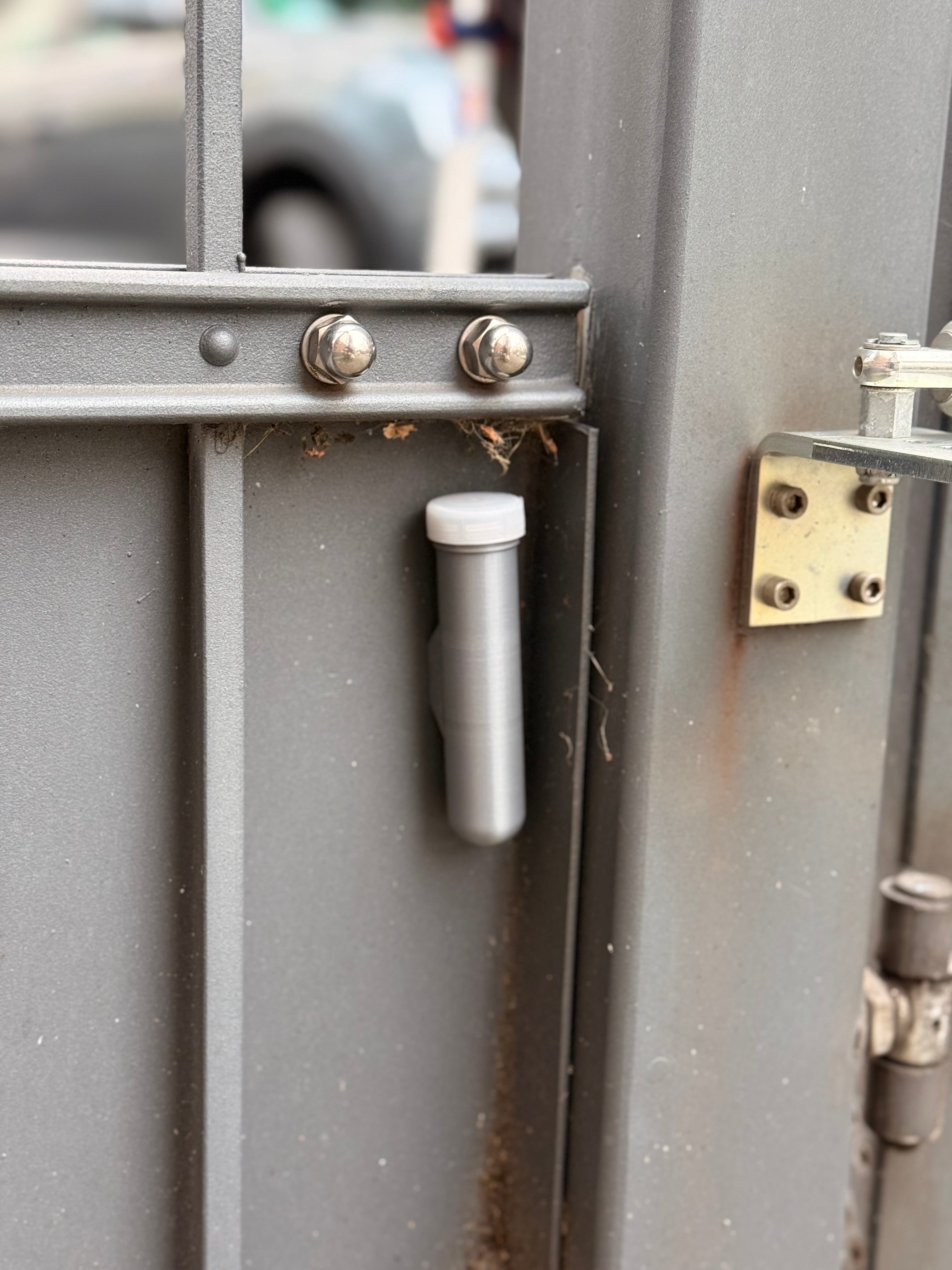 Geocaching PETling mit Magnethalter – Tarn- & Signalfarben | CacheWerk