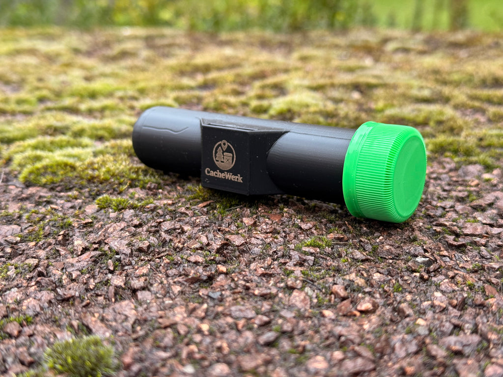 Geocaching PETling mit Magnethalter – Tarn- & Signalfarben | CacheWerk