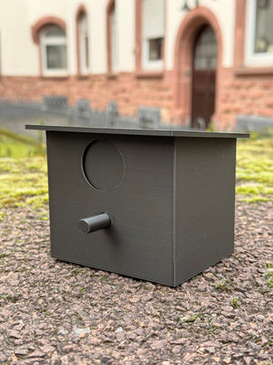 Geocaching Vogelhaus‑Versteck – Fake Birdhouse mit getarntem Mechanismus zum Öffnen & optionaler Cache‑Box | CacheWerk - CacheWerk