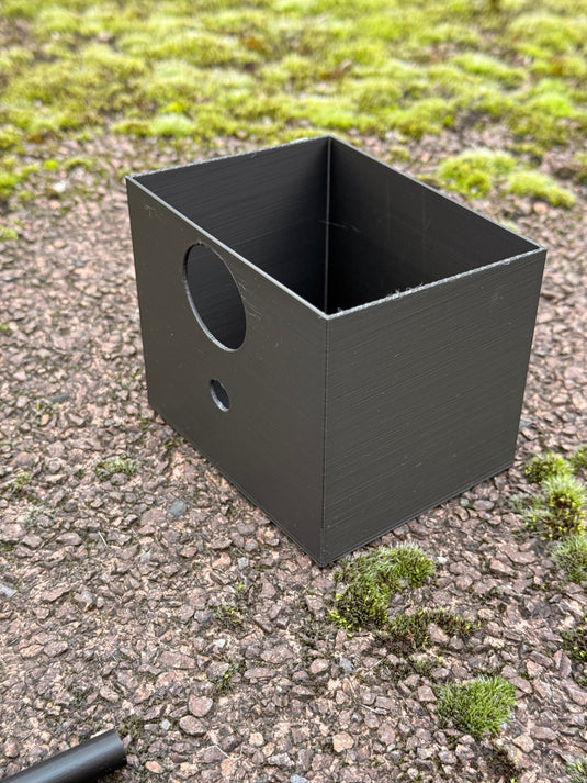 Geocaching Vogelhaus‑Versteck – Fake Birdhouse mit getarntem Mechanismus zum Öffnen & optionaler Cache‑Box | CacheWerk - CacheWerk