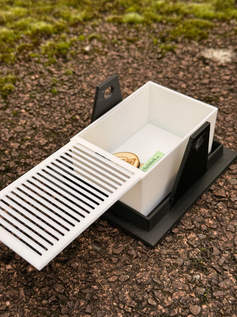 Laden Sie das Bild in Galerie -Viewer, Geocaching Vogelhaus‑Versteck – Fake Birdhouse mit getarntem Mechanismus zum Öffnen &amp; optionaler Cache‑Box | CacheWerk - CacheWerk
