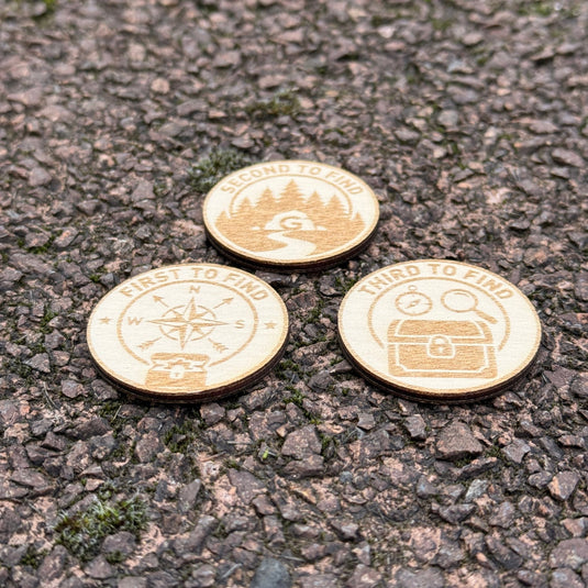 Geocaching FTF‑Münzen aus Holz – First, Second & Third to Find | Optional mit Gravur | CacheWerk - CacheWerk