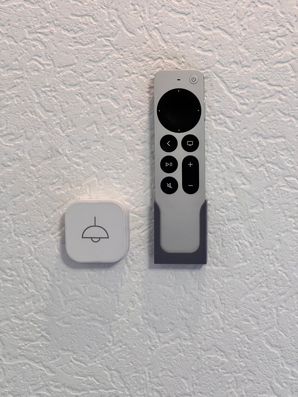 Apple TV Wandhalterung für Fernbedienung, passend für Apple TV ab 3. Generation und AppleTV 4K, inklusive Schraube