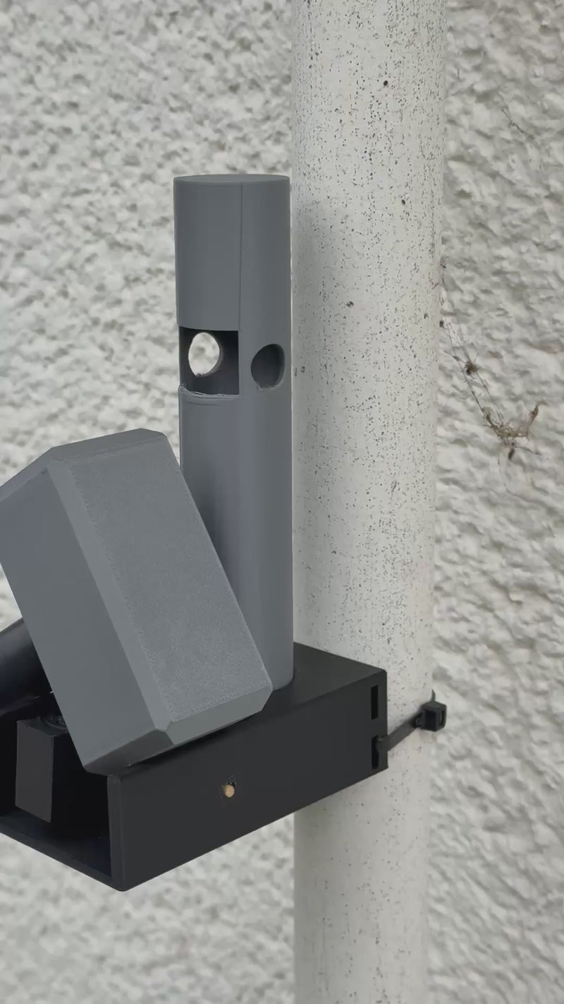 Laden und spielen Sie Video in Galerie -Viewer, Geocaching Trick‑Versteck – Mini Hau‑den‑Lukas mit verstecktem Logbuch im Hammergriff
